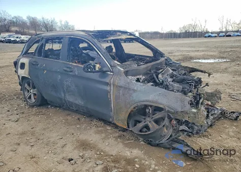 2016 Mercedes-Benz Glc 300 4Matic z USA, uszkodzony, nr VIN WDC0G4KB5GF097070